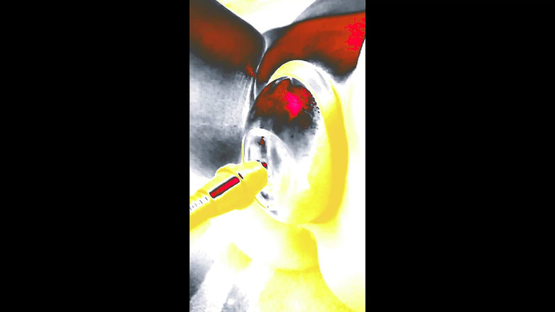 MilaGermany: Cewek sange dengan itil dan memek merah muda ini ngajak...