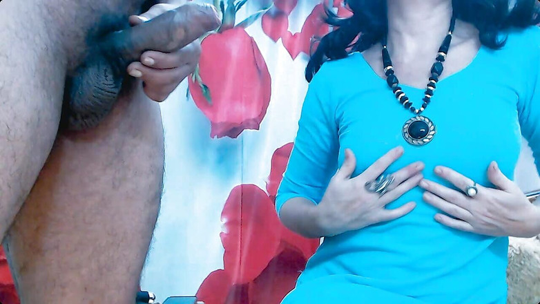 Bolly Karma: Bolly Karma 12 suce une bite