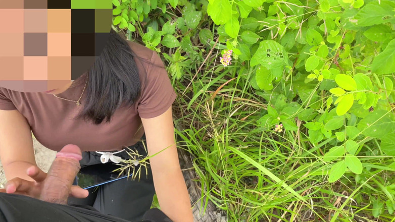 Pinay Shena Mae: Cum Swallow in Public.