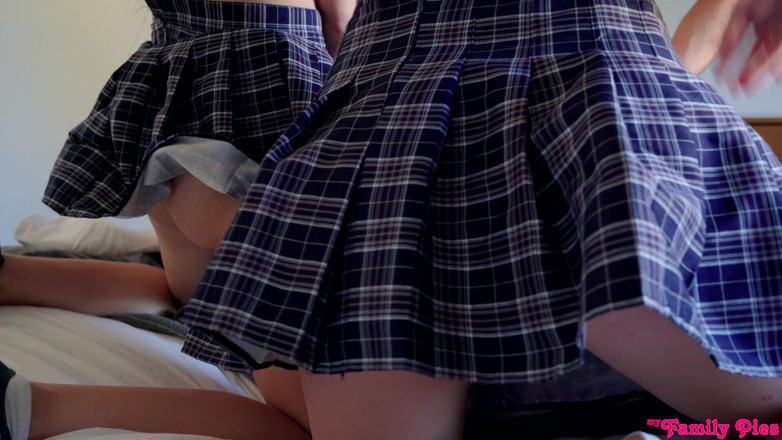 My family pies: Regarde-moi baiser ton ami - S12 : E4