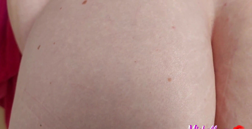 Michellexm: Uyarı osuruk 4 dakikalık osuruk derlemesi, çıplak götüm ve göt deliğim 26 osuruk.