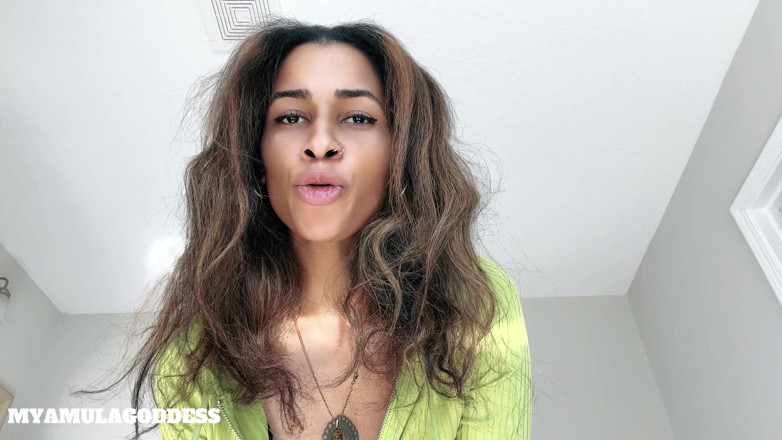 Mya Mula Goddess: Simp suce