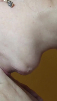 Saya memberikan jiran saya blowjob yang baik