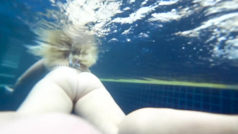 Booty_assx: A Young Couple Is Fucked After a Pool Party