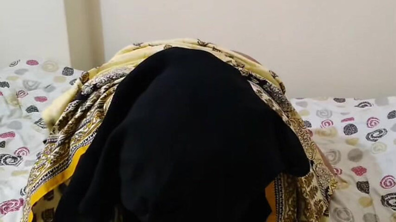 Aria Mia: Tatie me baise quand mes parents ne sont pas à la...