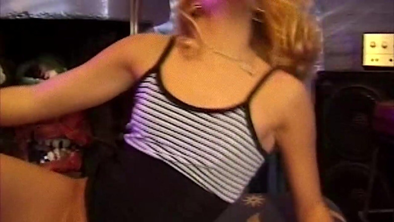 Bangora clips: Blonde MILF Enjoys Deep Passionate Sex with Stud