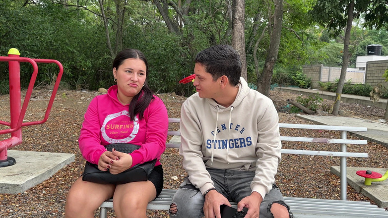 Duoafroditas: Saya Membawa Gadis Ke Rumah Saya Setelah Pacarnya Meninggalkannya Berdiri...