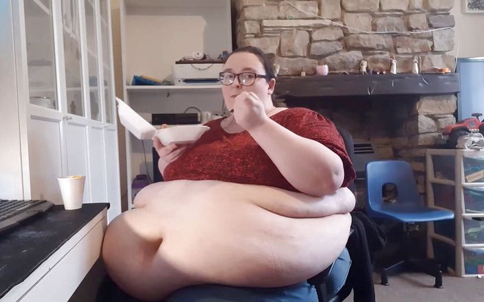 SSBBW Lady Brads: Rellenando mi cara gorda con comida grasosa