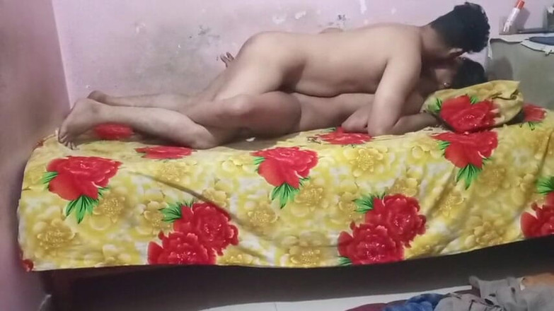 Anny: 发现我的同学后，她是一个婊子，这是我的鸡巴 diwali