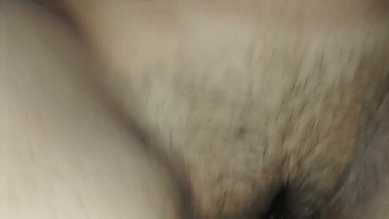 Deseodalexa: 我发现我的妹妹在直播中直播，戴着假发，这样她就不会被认出来了。我无法抗拒操她。