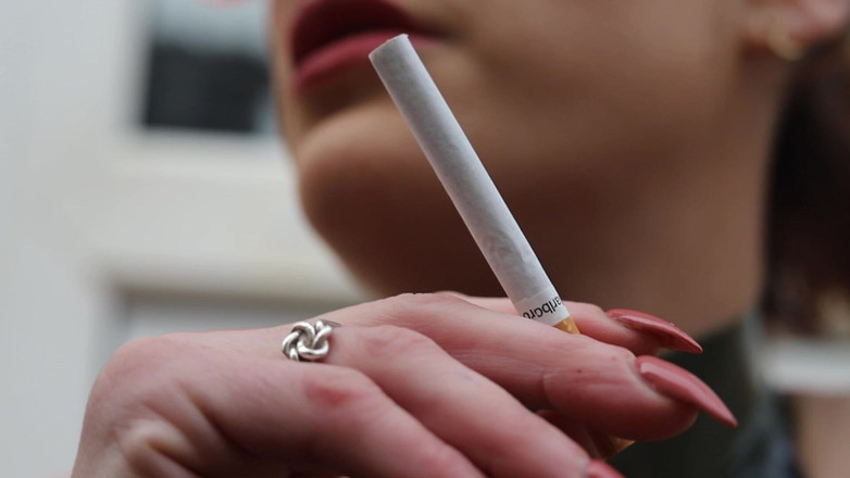 Countess diamond: Kouření tě udělá nadrženým