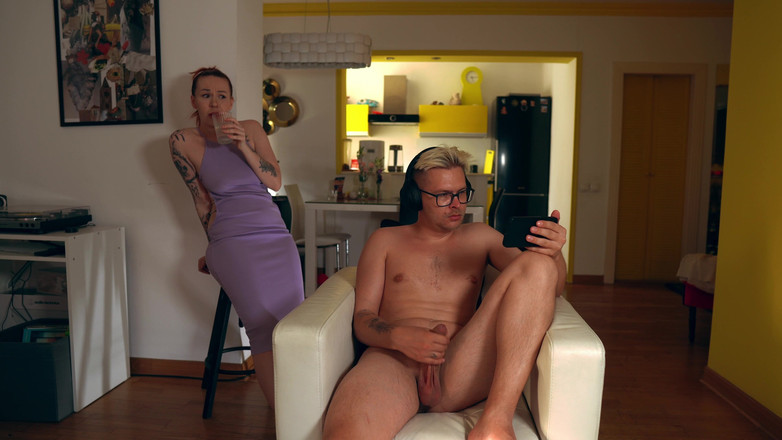 Toma Mur: Мачуха зловила пасинка за дрочкою, приєднується до гарячого кремпаю