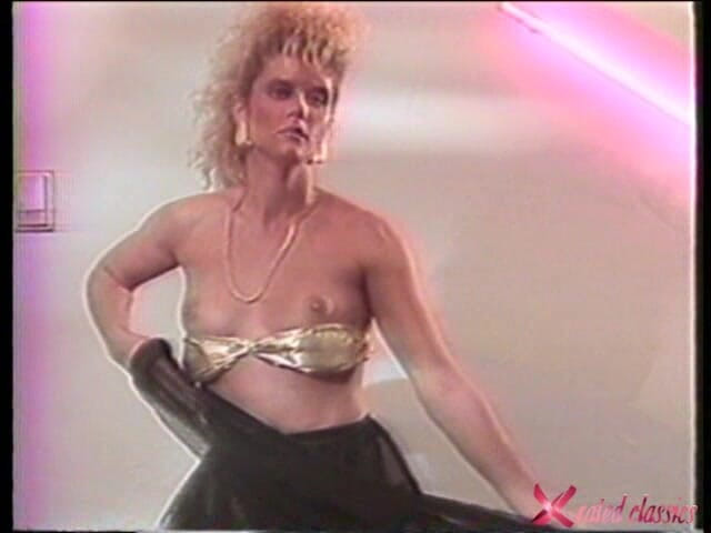 Pornstar Legends: Ginger Lynn dansar