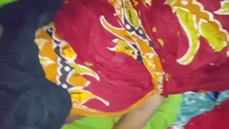 Bengaliauntykichut: Village Aunty's Romantic Desi Fucking