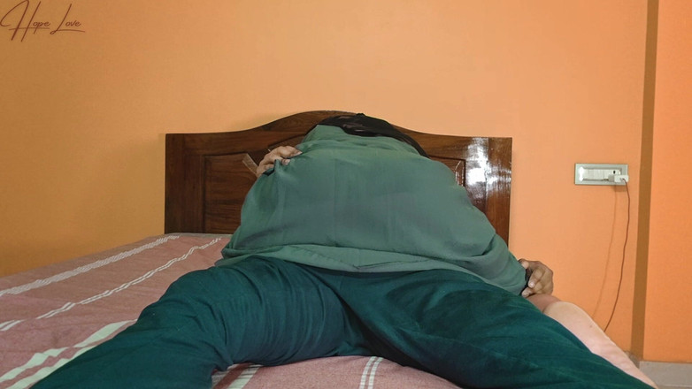 Hope Love: Hijabkvinna har sexaffär med grannen