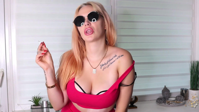 Goddess Misha Goldy: Dizzying smoking tease