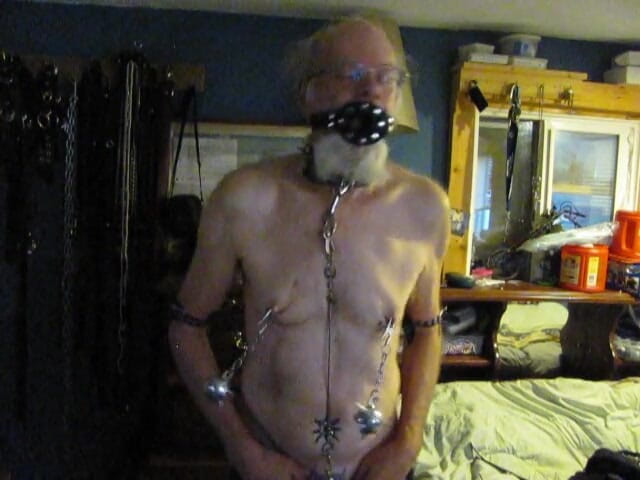 Fastninja's studio: Showing off my Guiche Piercing