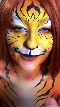 Awek tiger bodypaint menghisap & berkongkek