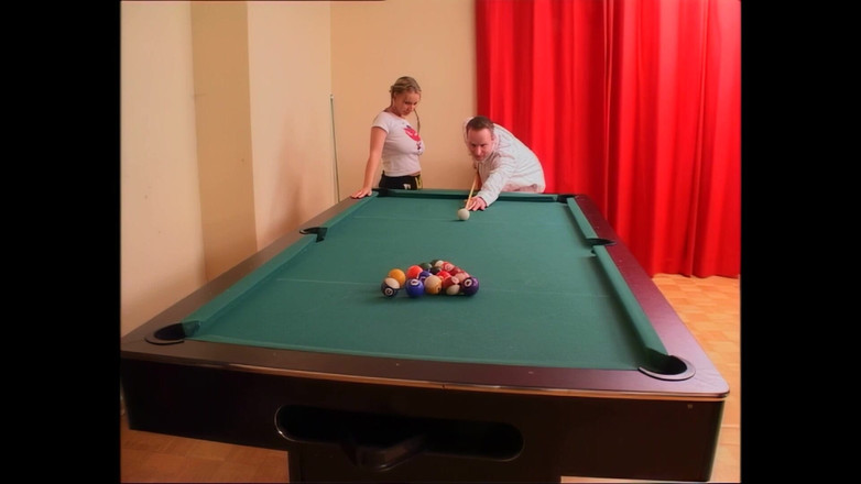 Best Amateur Sex: Jovem tesuda peituda loira tranças o seduz na piscina