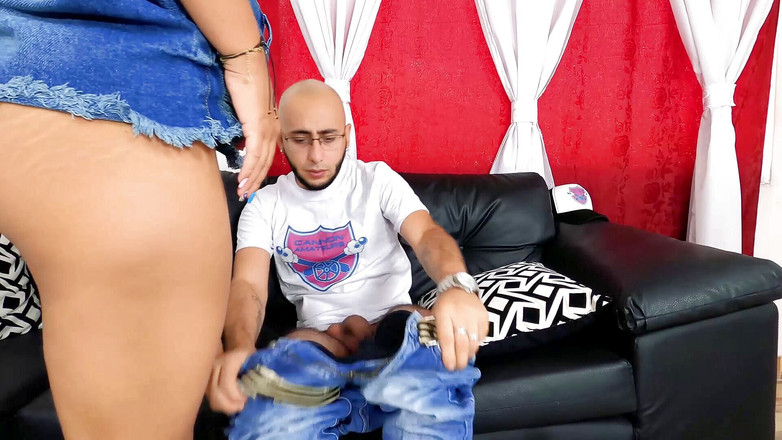 Cannon Productions: ギャビーは兵士のストレスを和らげる