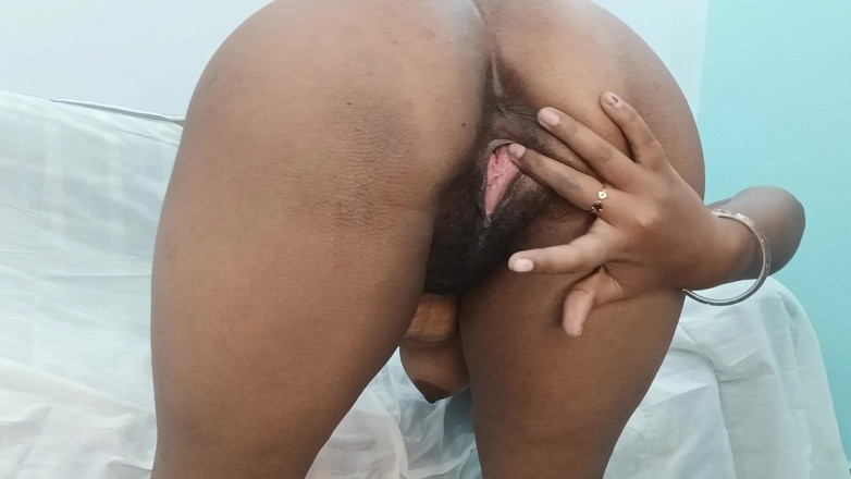 Mary V: Hintli üvey kız kardeş sert sikişiyor