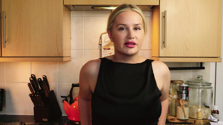 JessieHH: Palenie z macochą 4K