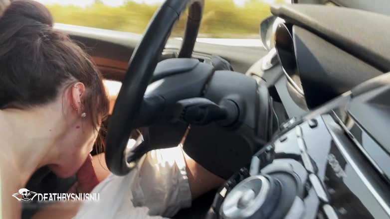 Pamsnusnu: Obciąganie w samochodzie podczas jazdy!