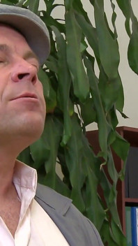 Passionierte Sekretärin Hat Heiße Nummer Mit Dem Hausmeister Im Büro