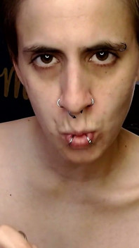 Te estás hambrienta de mi saliva