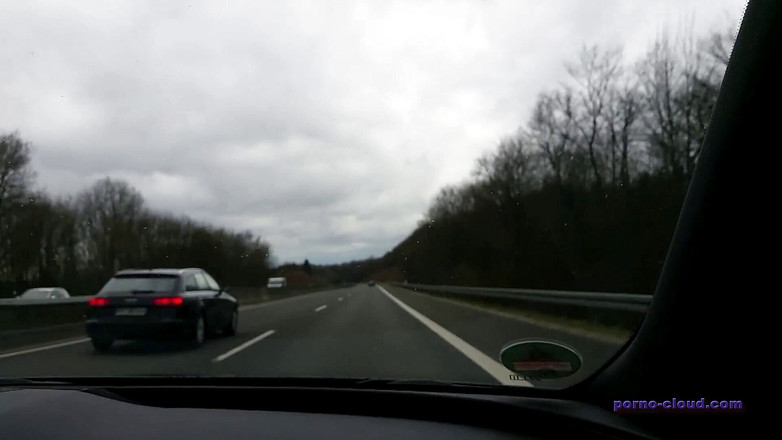 Porno Cloud: Đụ cu giả lớn trong khi lái xe