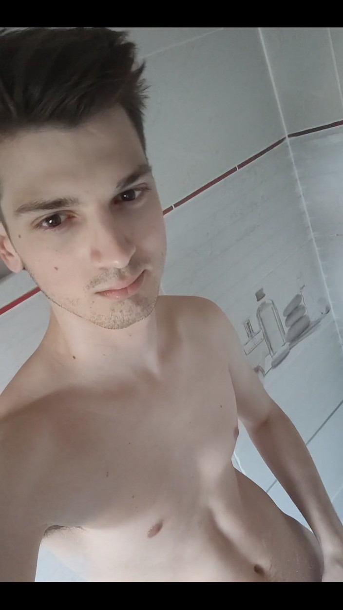Snauwflake: Lonely During the Weekend