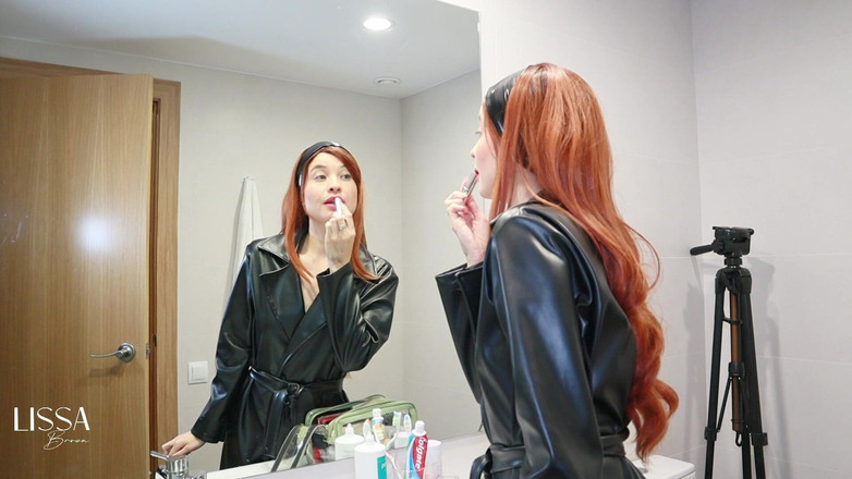 Lissa Brown: Echte Hotel-Herausforderung: Exhibitionismus auf den Fluren plus Sex