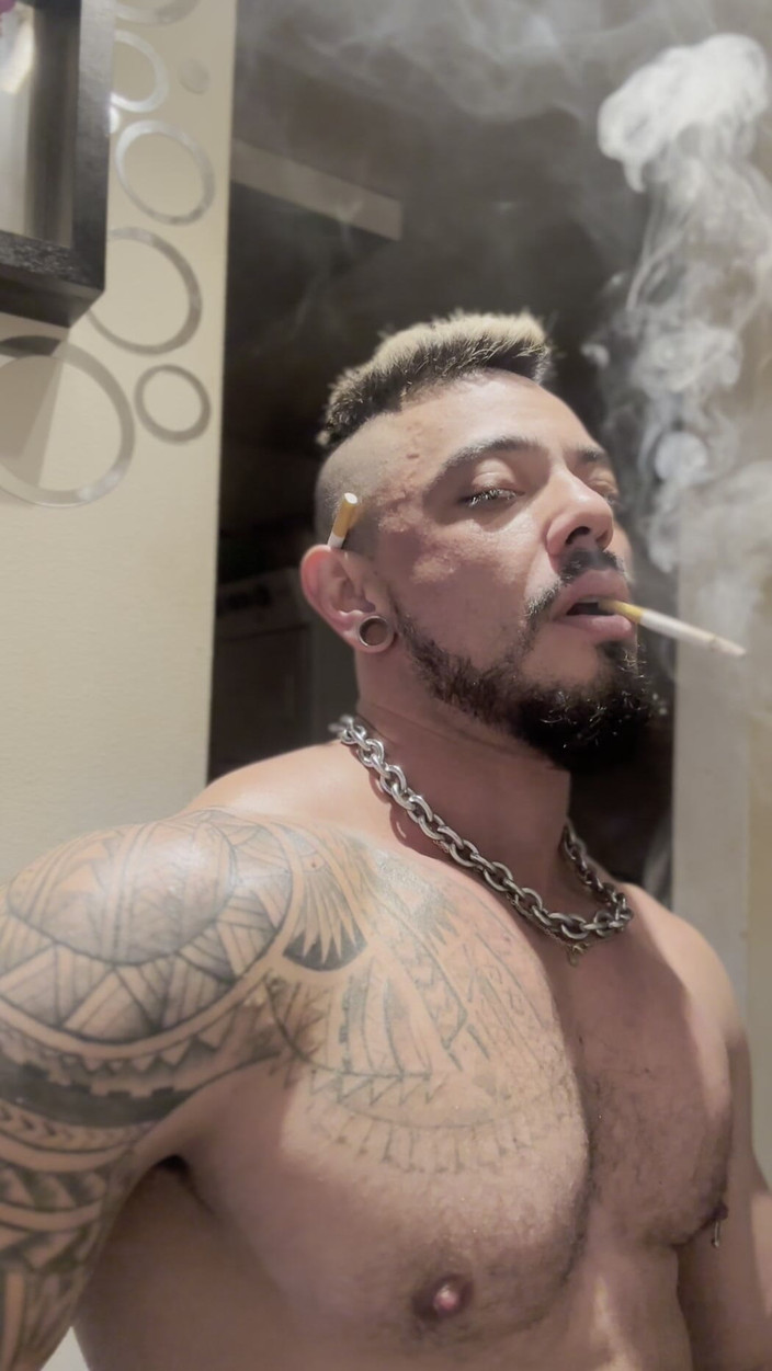 Reds and Muscles: Bara en röd innan sängen