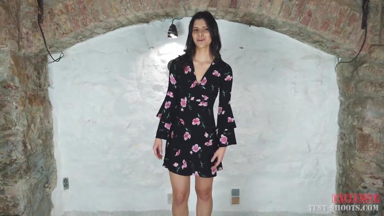 Test-Shoots: Exclusive Video with Pretty Cute Face Virgin Teen Viola Kat...