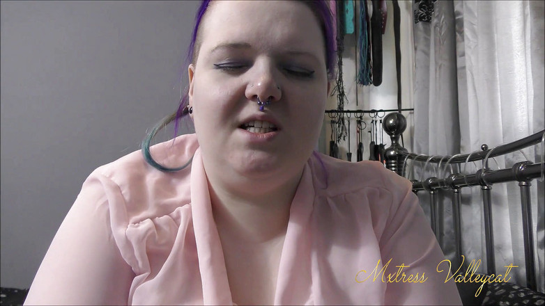 Mxtress Valleycat: Tak ada yang bisa menahanmu menjadi gadis yang seharusnya.