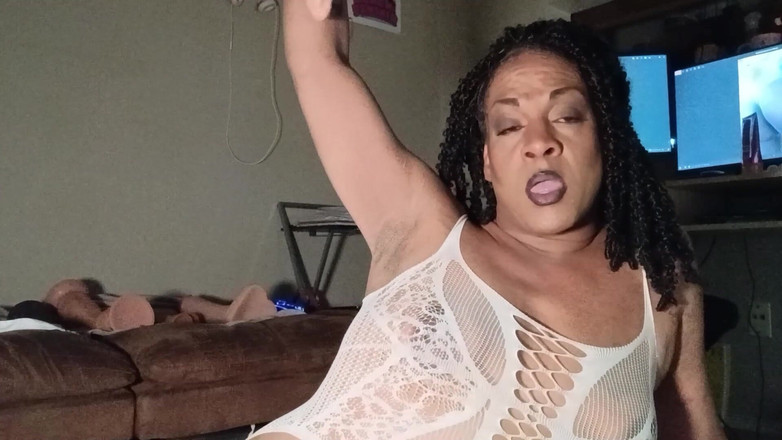 KNKY Bee: Garganta profunda extra descuidada