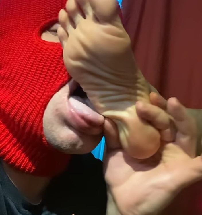 Naelor: Naelor에게 따먹히는 작은 발과 긴 발을 받는 Melove