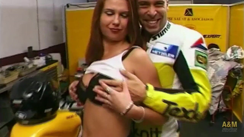 A&M Studios: Pitlerde sikişen moto gp yarışçısı.