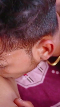 Sesso a tre tra le coppie arrapate nella notte calda