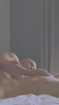 Pencere maruziyeti: marina tarafından kullanılan kıllı orta yaşlı seksi kadın - gırtlağına kadar alma ve ham yüze boşalma