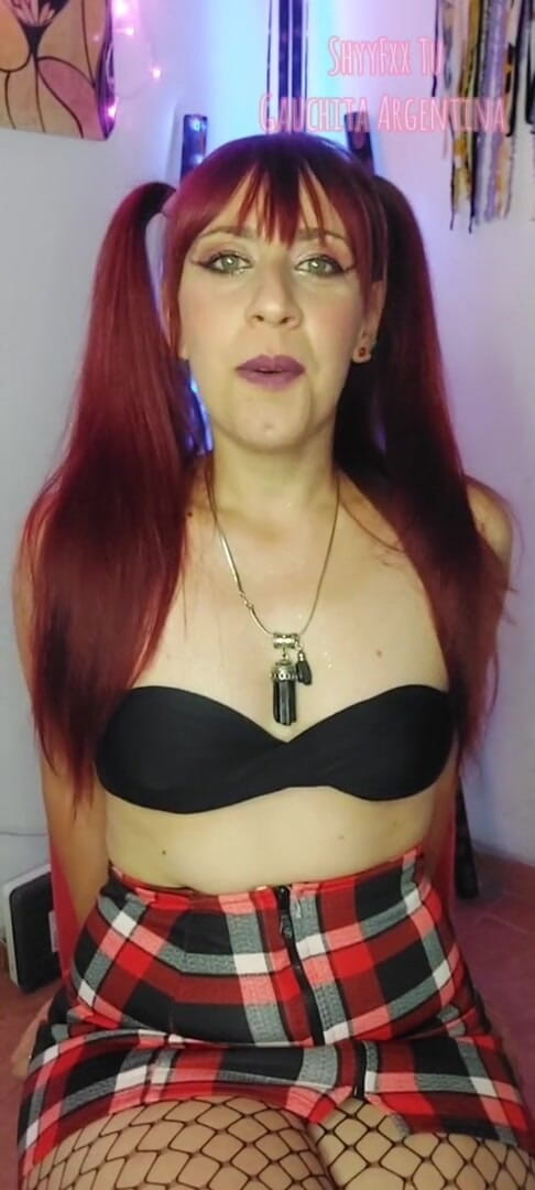 Tu Gauchita Argentina: Shyfxx la tua migliore amica rende il tuo cazzo duro...