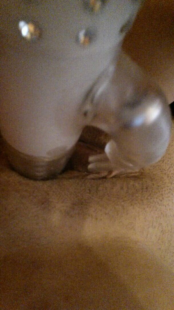 Sklavenhurekreiskleve: Otrokyně s vibrátorem to musí udělat sama během demonstrace