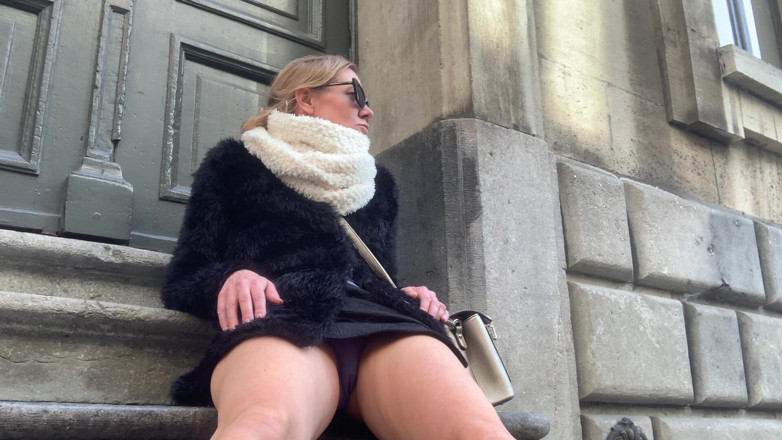 Lolacam: End of Winter Panty Flash
