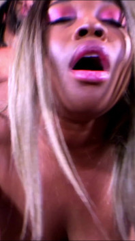 Don Whoe Gives Nina Rivera Hot Back Shots Fo Valentines Day