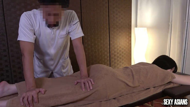Pink Calling: Busty H Cup Client Leaves Frustration Behind as Massage Sparks...