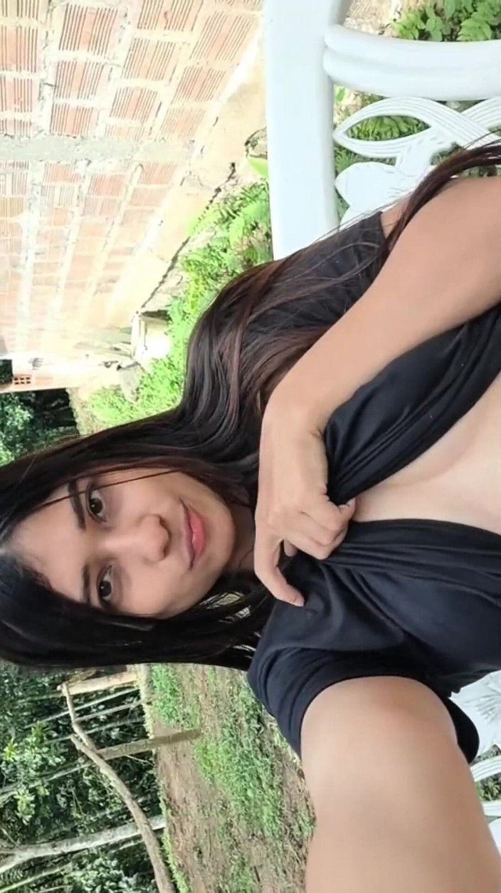 Yulieth Gomez: Pelakon lucah Yulieth Gomez melancap