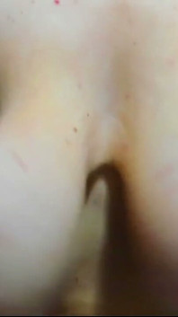 Cavalgando vibrador, peitos saltando, quente e sexy!