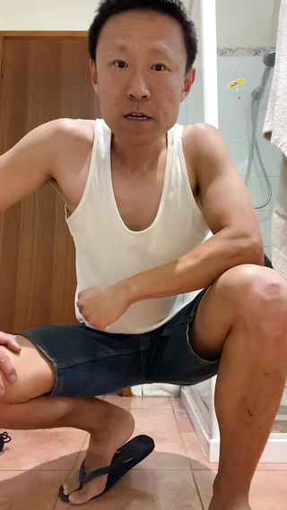 Pink Whip: 主人は逃亡して捕らえられた奴隷を怒って罰しています