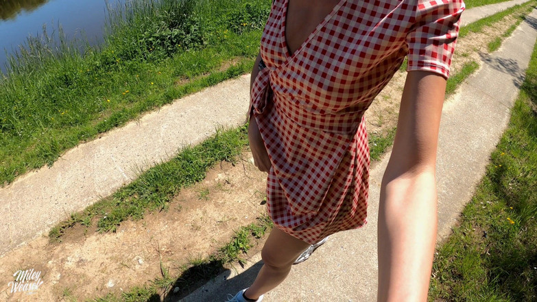 Miley Weasel: お尻を差し込んだエッチなブロンドが運河に乗せます!!