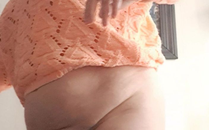 Mommy big hairy pussy: Tidying up One Morning Without Panties